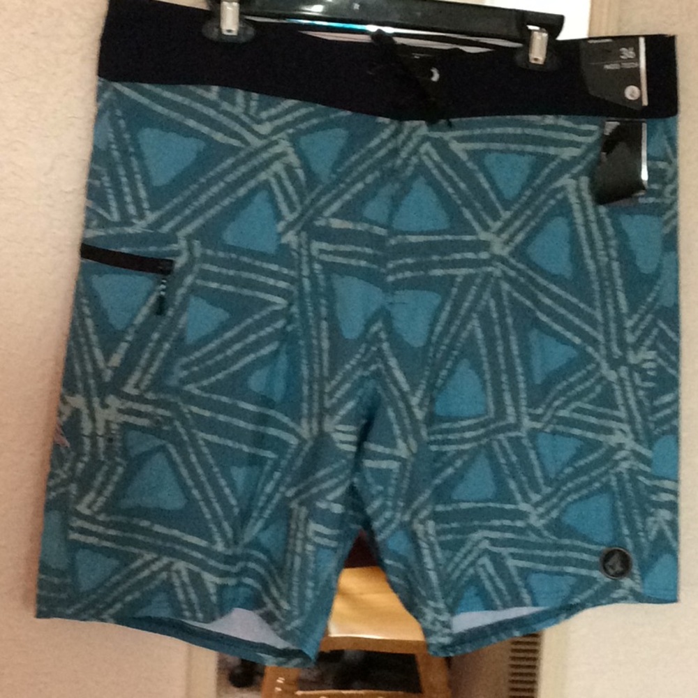 Men’s board shorts
